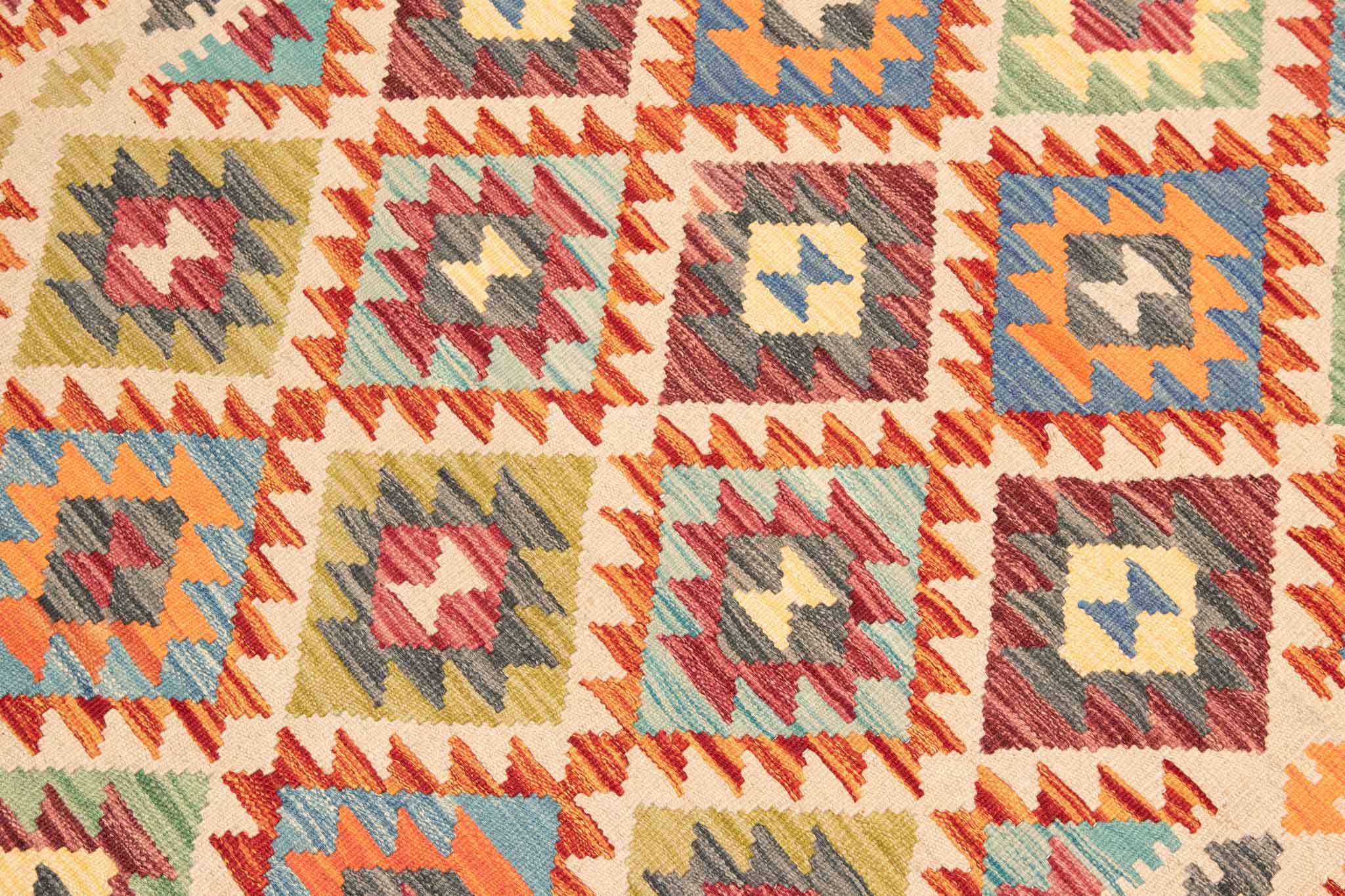 Handgewebter Kelim-Teppich aus Schurwolle, 125 × 178 cm