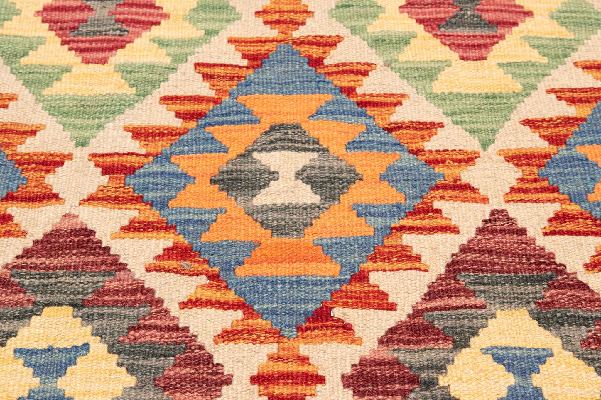 Handgewebter Kelim-Teppich aus Schurwolle, 125 × 178 cm