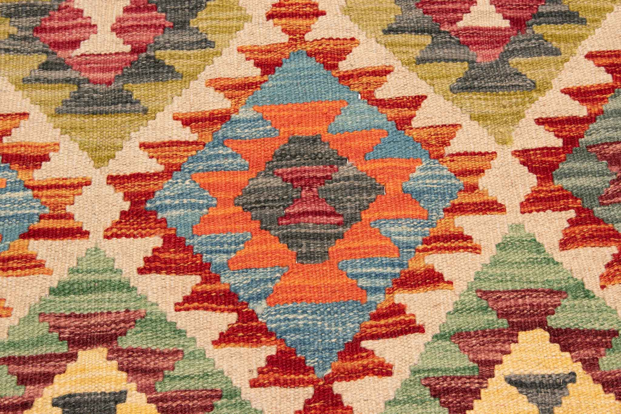 Handgewebter Kelim-Teppich aus Schurwolle, 125 × 178 cm