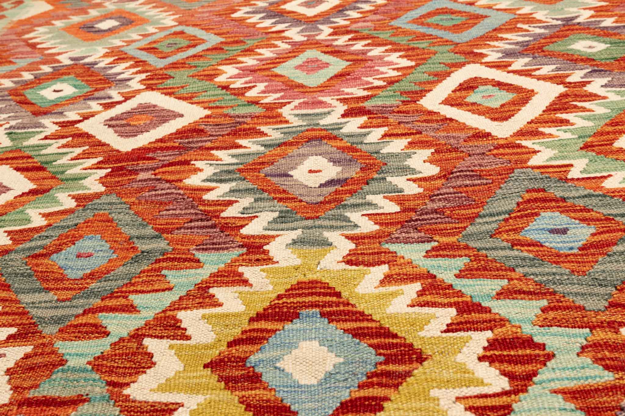 Handgewebter Kelim-Teppich aus Schurwolle, 145 × 196 cm