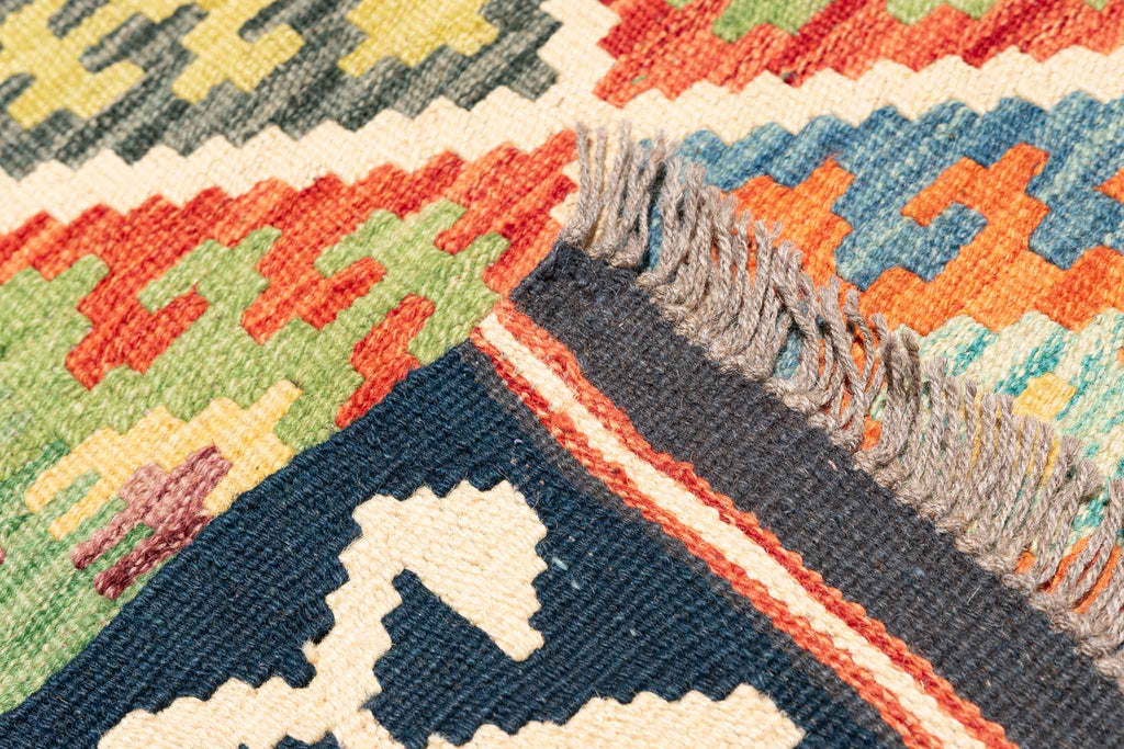 Handgewebter Kelim-Teppich aus Schurwolle, 177 × 243 cm