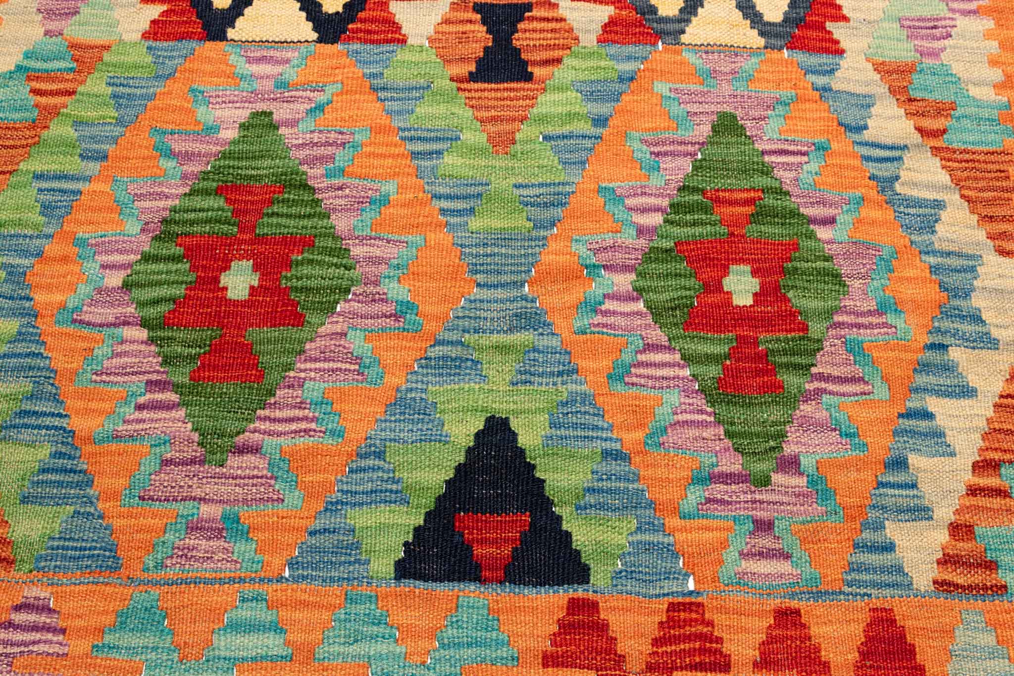 Handgewebter Kelim-Teppich aus Schurwolle, 102 × 157 cm
