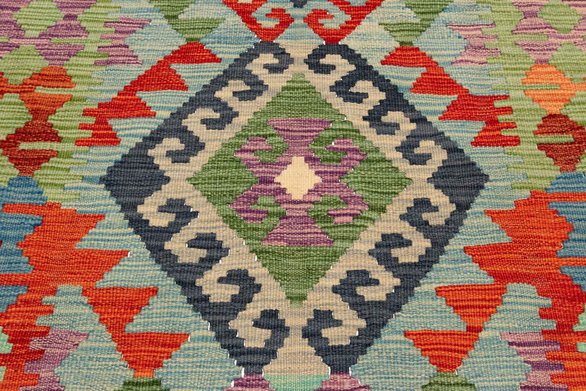 Handgewebter Kelim-Teppich aus Schurwolle, 104 × 156 cm