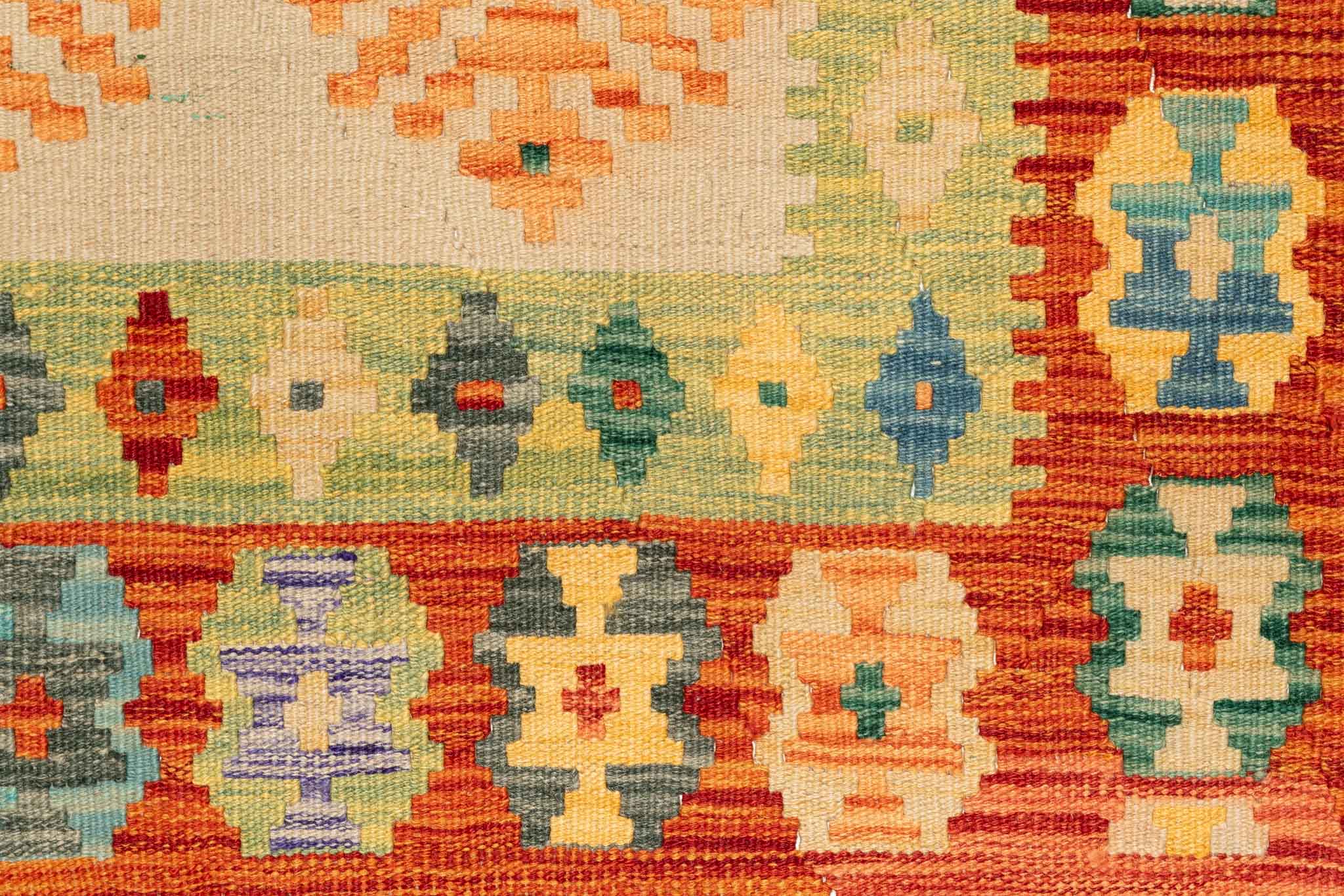 Handgewebter Kelim-Teppich aus Schurwolle, 88 × 146 cm