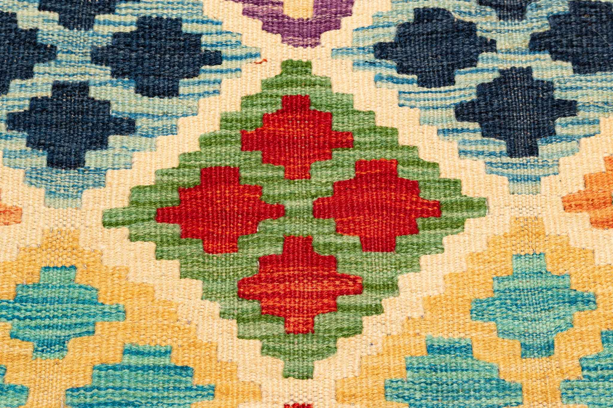 Handgewebter Kelim-Teppich aus Schurwolle, 105 × 150 cm