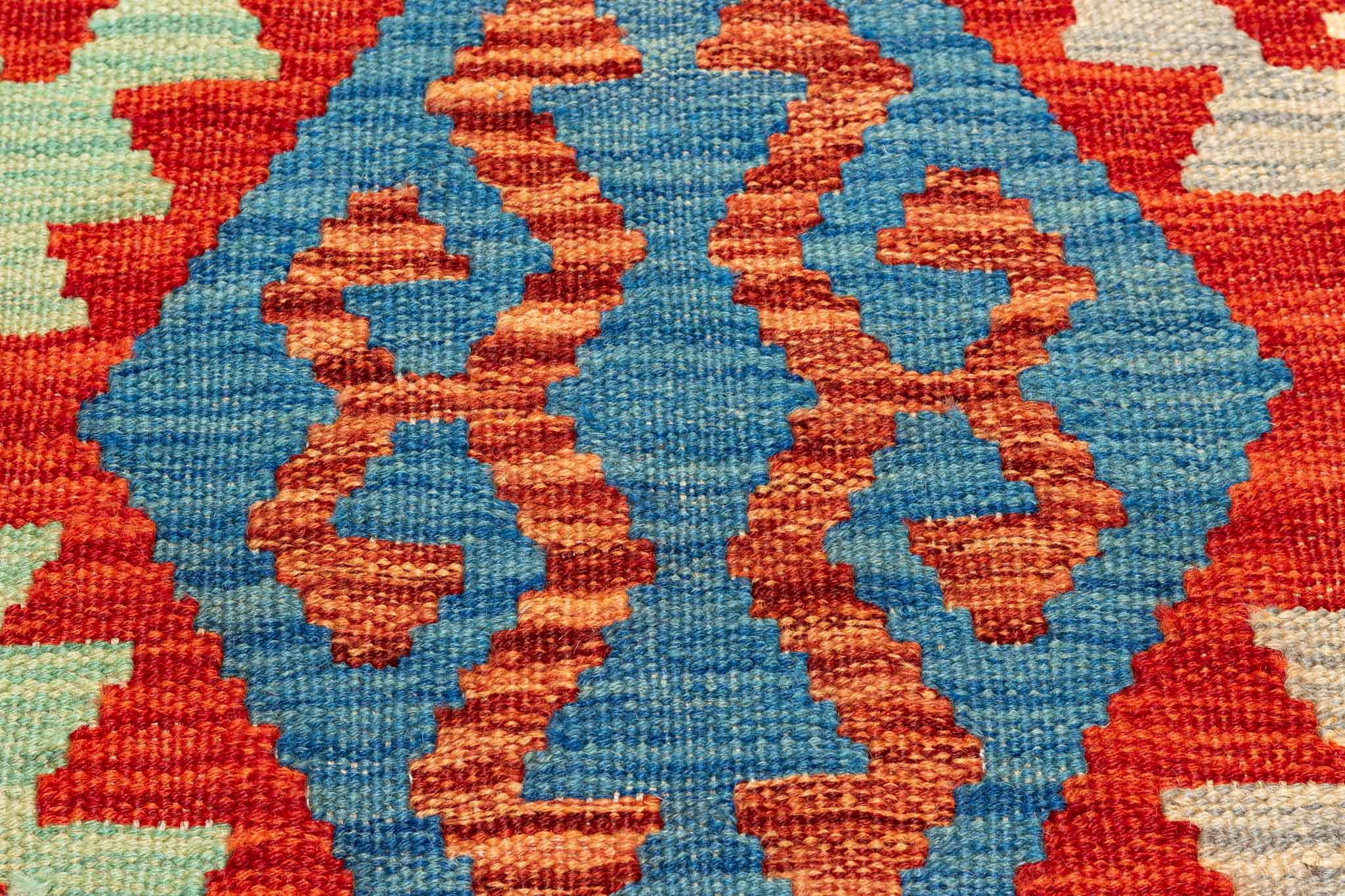 Handgewebter Kelim-Teppich aus Schurwolle, 98 × 145 cm