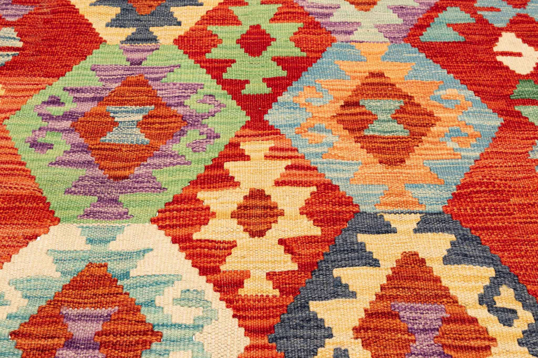 Handgewebter Kelim-Teppich aus Schurwolle, 104 × 154 cm