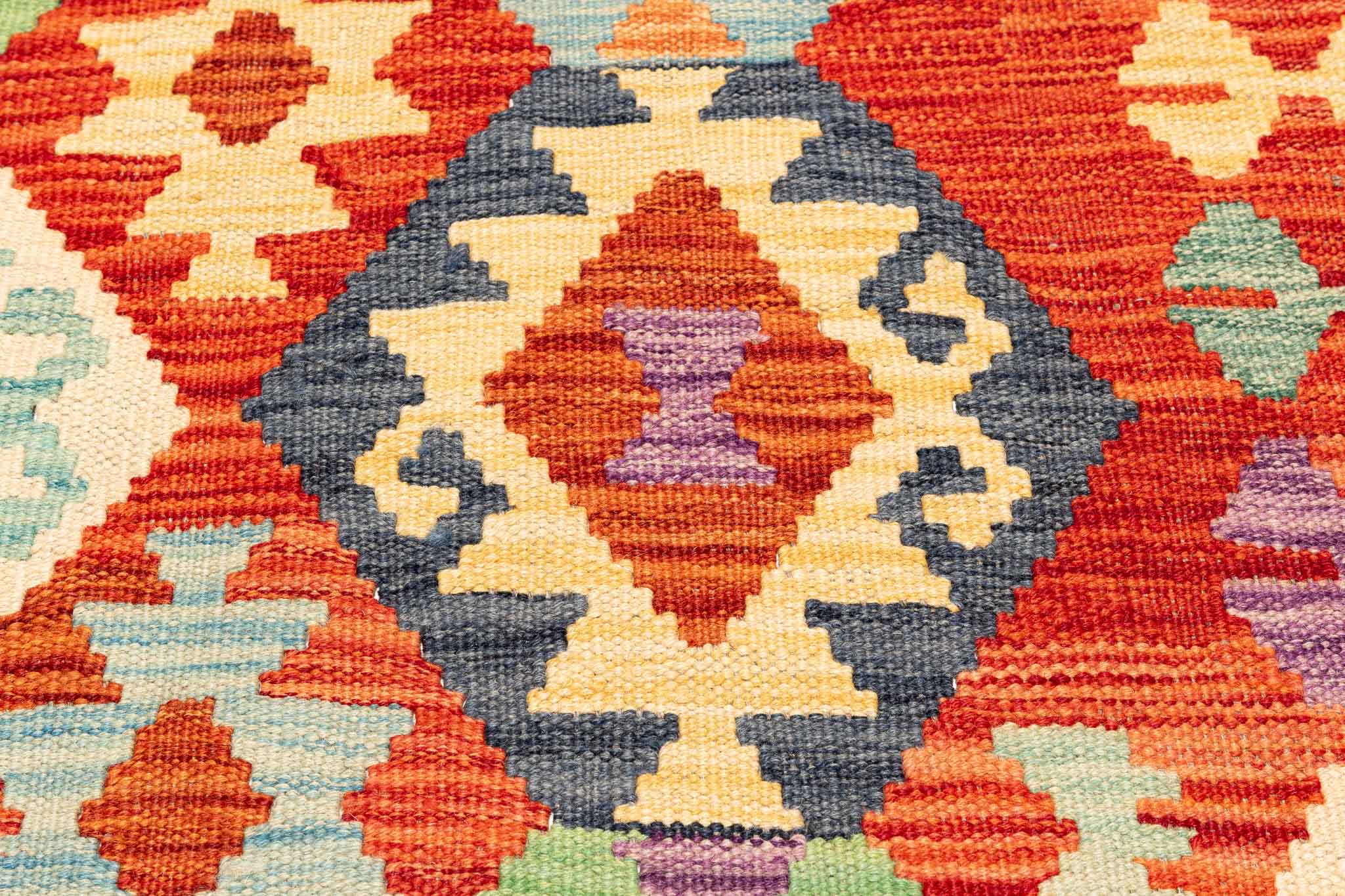 Handgewebter Kelim-Teppich aus Schurwolle, 104 × 154 cm