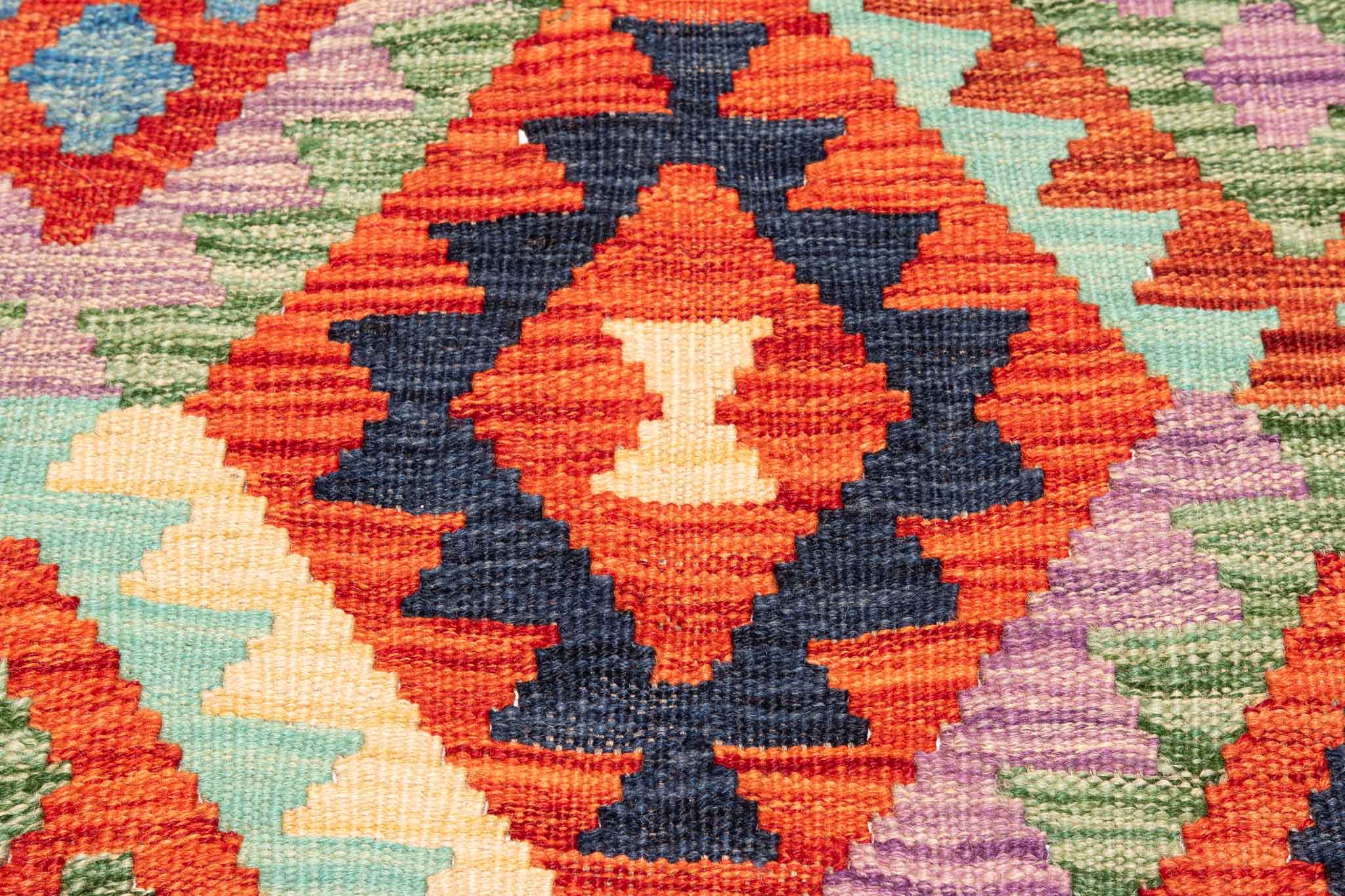 Handgewebter Kelim-Teppich aus Schurwolle, 119 × 172 cm