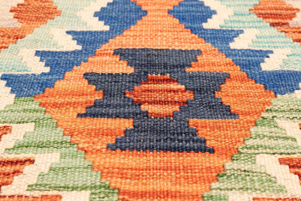 Handgewebter Kelim-Teppich aus Schurwolle, 126 × 168 cm