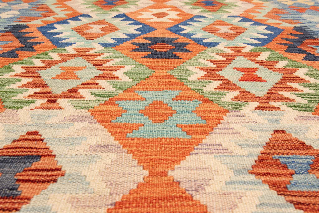 Handgewebter Kelim-Teppich aus Schurwolle, 126 × 168 cm