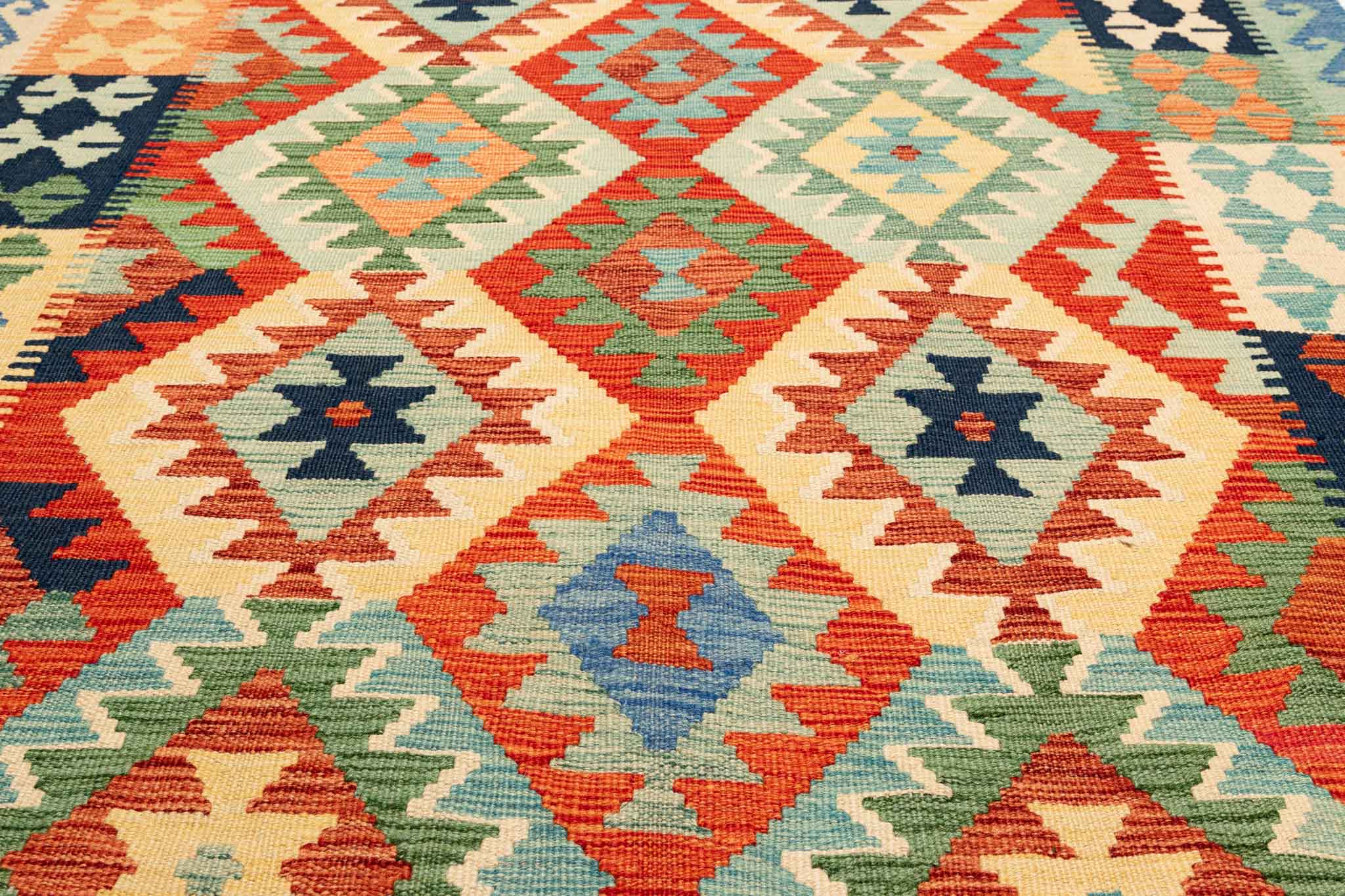Handgewebter Kelim-Teppich aus Schurwolle, 143 × 191 cm